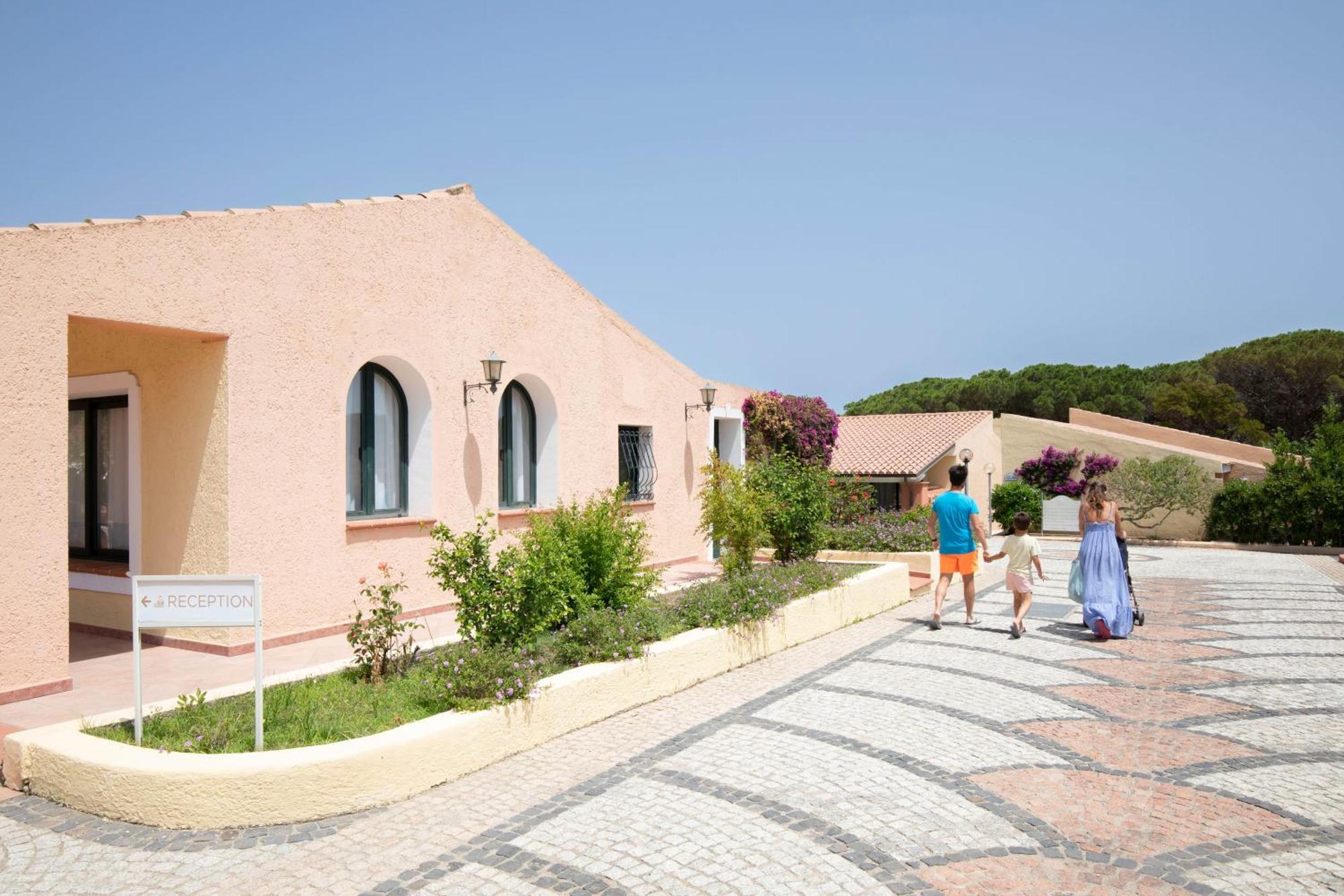 Club Hotel Marina Seada Beach Budoni Exterior photo