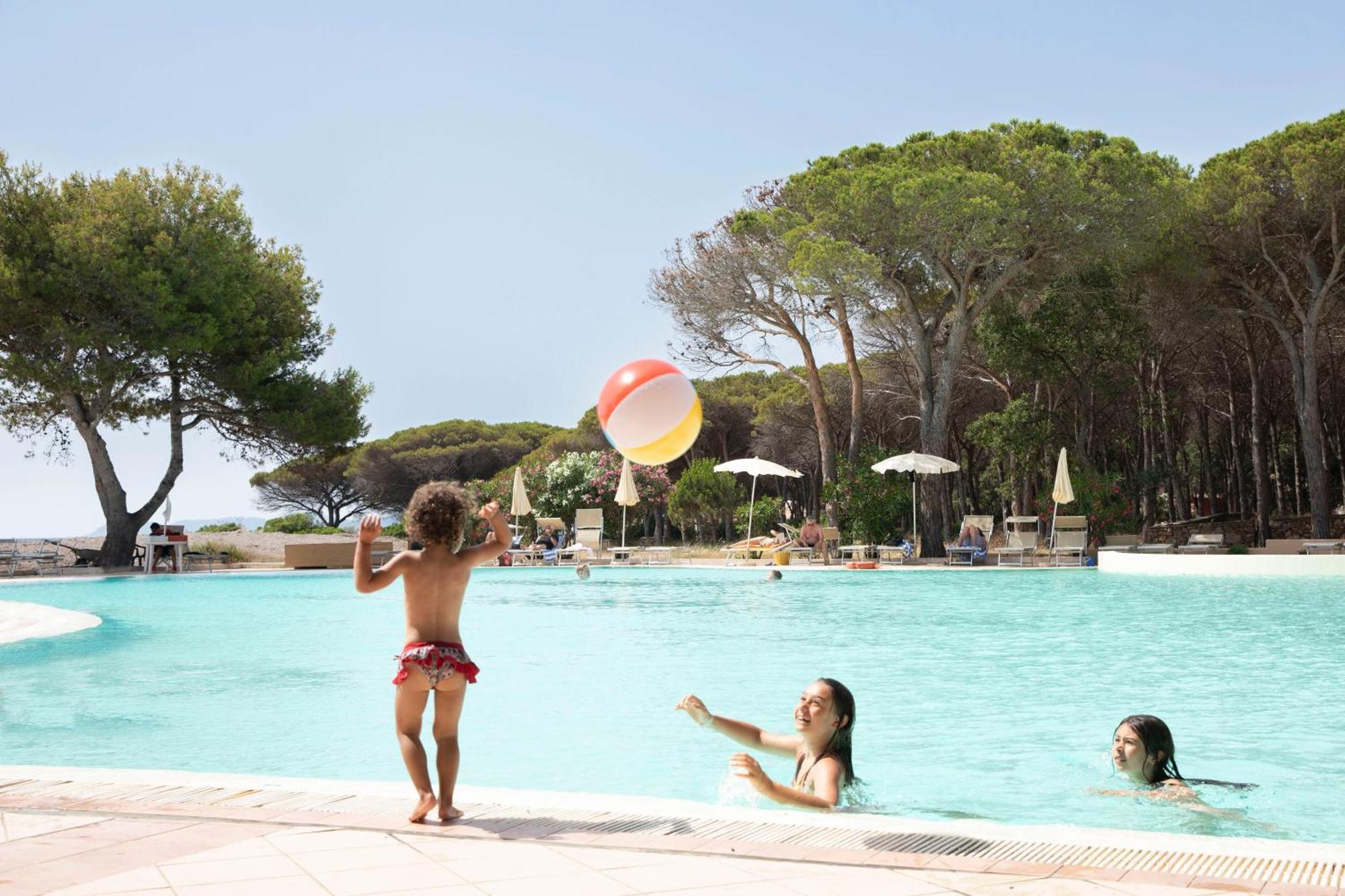 Club Hotel Marina Seada Beach Budoni Exterior photo
