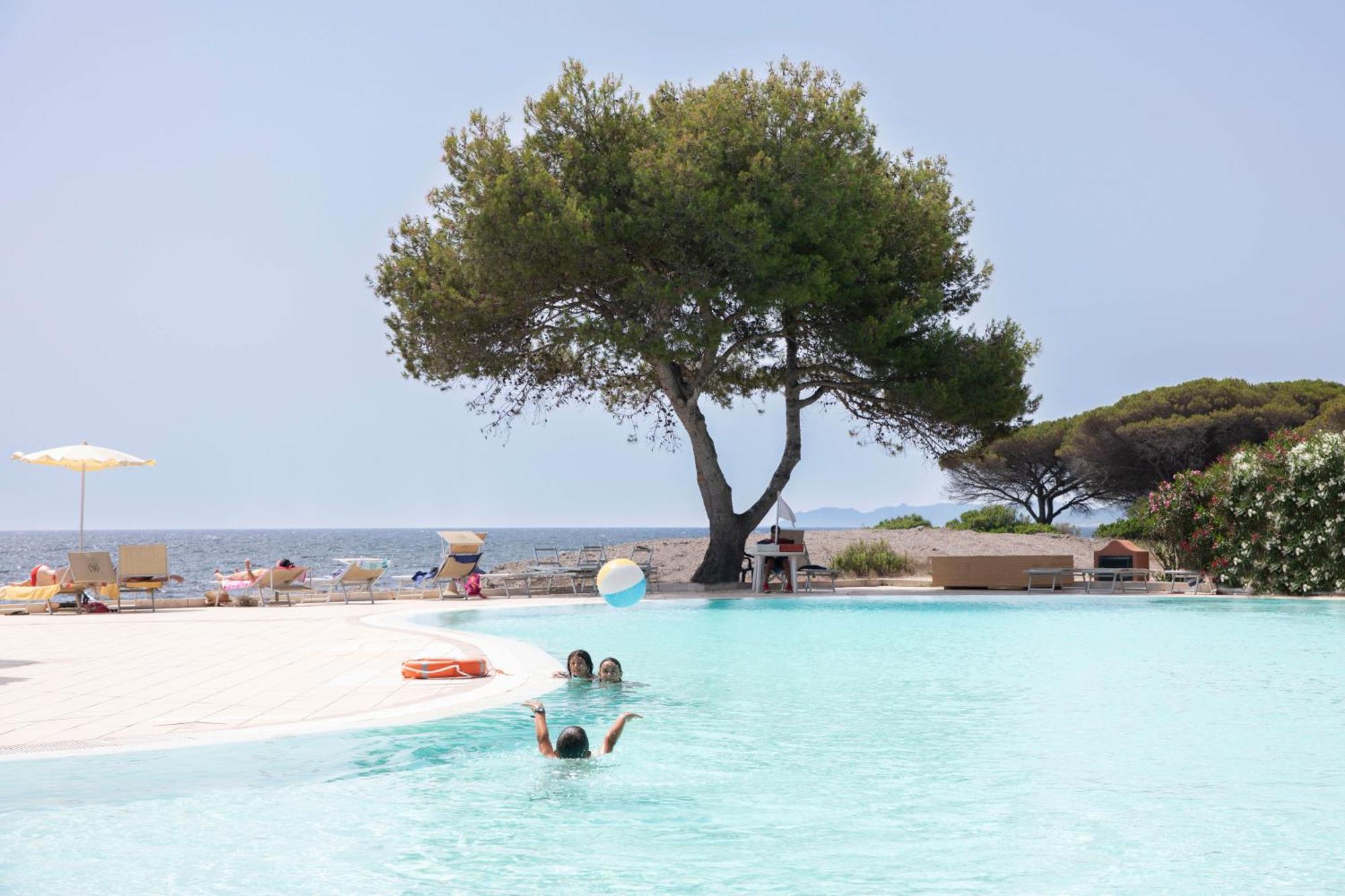 Club Hotel Marina Seada Beach Budoni Exterior photo